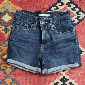 Levi’s mid length shorts